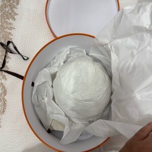 Hermes orange hat box White Round Gift Box with Orange Trim